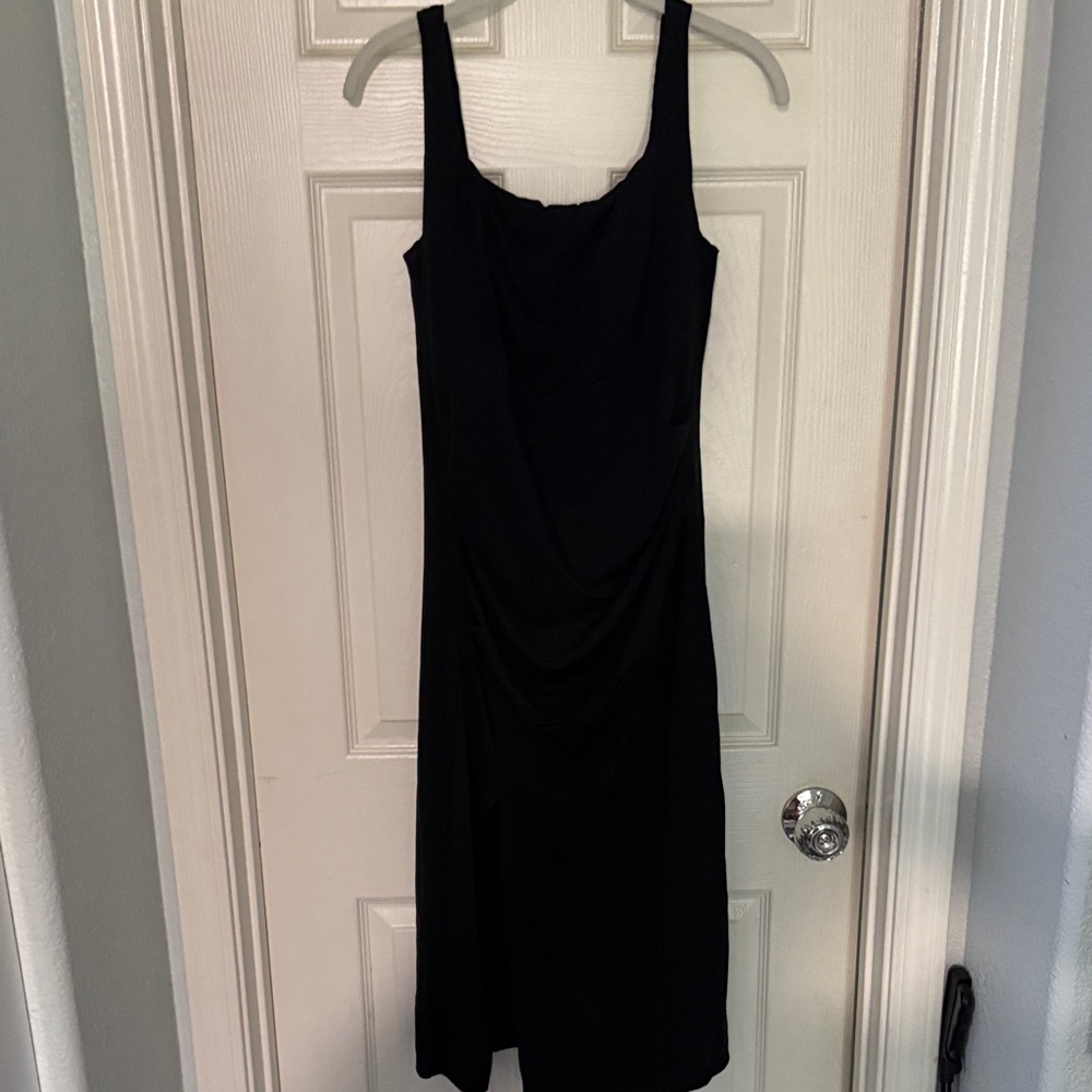 HALARA Black Midi Dress